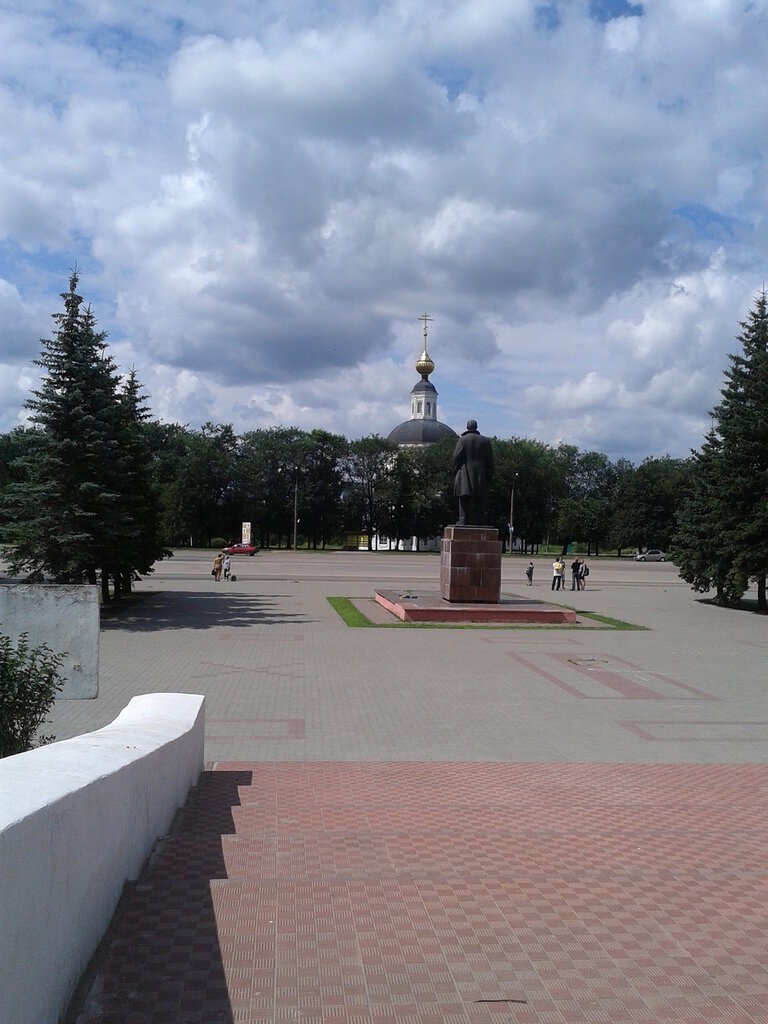 Ефремов площадь